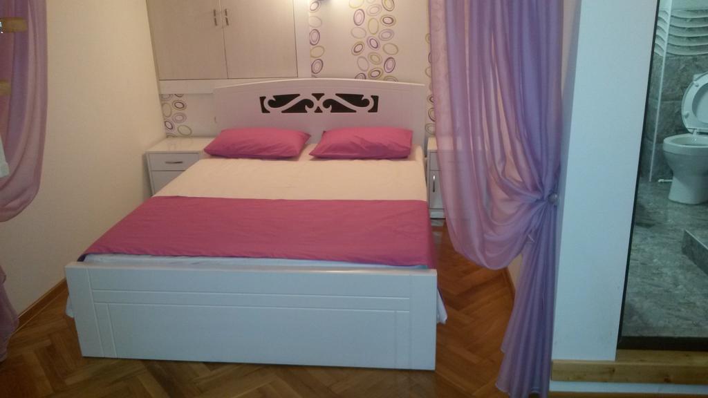 Comfortable Flat In Central Tbilisi Room photo